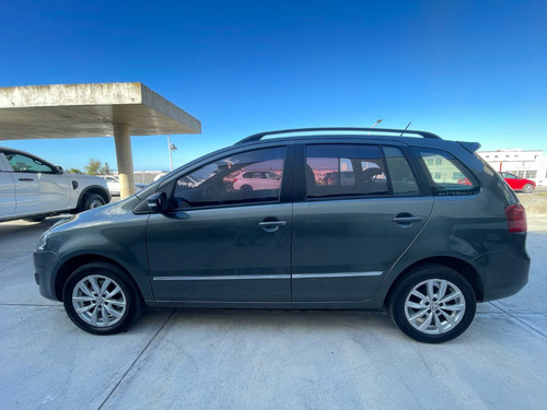Volkswagen Suran Highline 2013