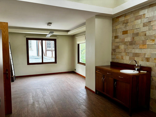 Excelente Casa Comercial Nueva Costanera - Vitacura, 4 Dorm