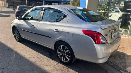 Nissan Versa Versa V-drive 1.6 Premium Cvt Flex Automático