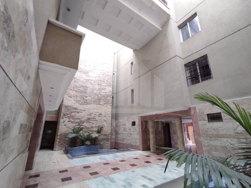 Imagen 6 de 23 de Yosmar Muñoz Vende Apartamento Duplex En El Parral. Lema-622