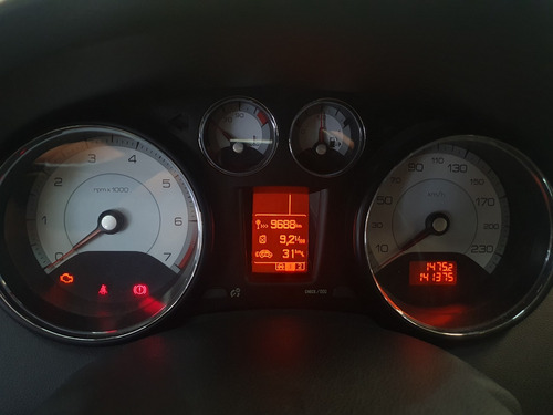 Imagen 9 de 15 de Peugeot 308 Allure 1.6 Nafta Manual 5 Puertas 2015 Vl