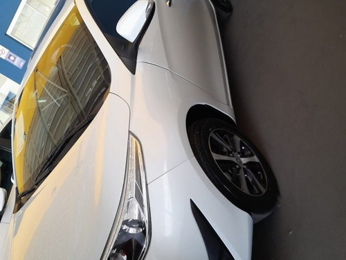 Imagem 2 de 15 de Yaris 1.5 16v Flex Sedan Xls Multidrive