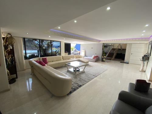 Se Vende Ph 740m2 3h+s/3.5b+s/6p Lomas De La Alameda