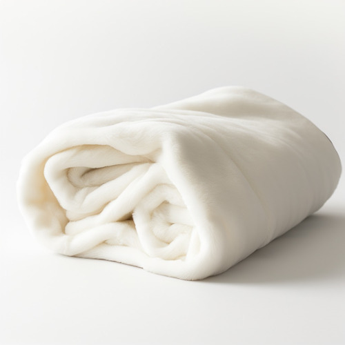 Imagen 1 de 6 de Cobija Piel De Conejo Blanco Liso Sencillo 340 Gr/mt2