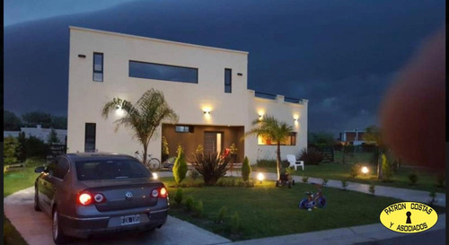 2863ro-casa En Venta En Barrio Los Robles, Haras Santa María