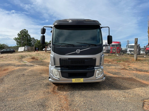 Volvo Vm 330 Toco 4x2t Cavalinho Caminhao Trator