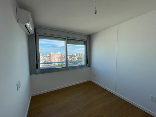 Imagen 7 de 15 de Apartamento 1 Dormitorio En El Corazón De Malvín- E-tower Sky Ne #1206