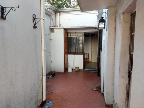 Casa Venta 4 Dormitorios 2 Baños 1 Cochera Terreno 10 X 30 Mts - 300 Mts 2 - La Plata