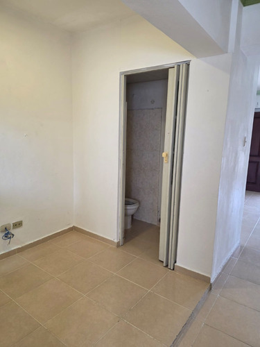 Amplio Y Bien Distribuido 3er Piso En Alma Rosa I