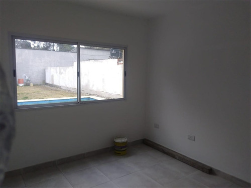 Casa De 4 Ambientes Con Piscina En Venta