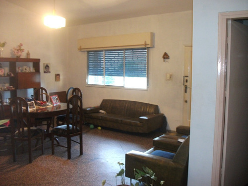 Chalet Amplio Y De Buena Construcion
