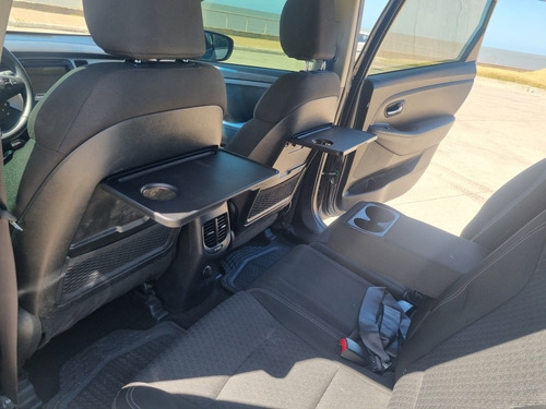 Imagen 11 de 20 de Kia Carens 2018 2.0 Ex 6abg 7pas At