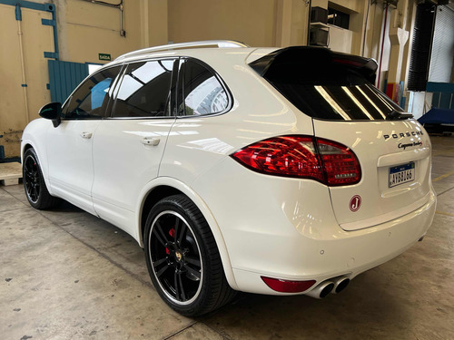 Porsche Cayenne 4.8 V8 Turbo S 5p
