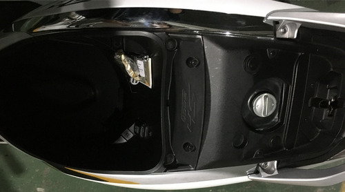 Imagem 15 de 25 de Honda Sh300i 2016 Branco Perolado Em Excelente Estado