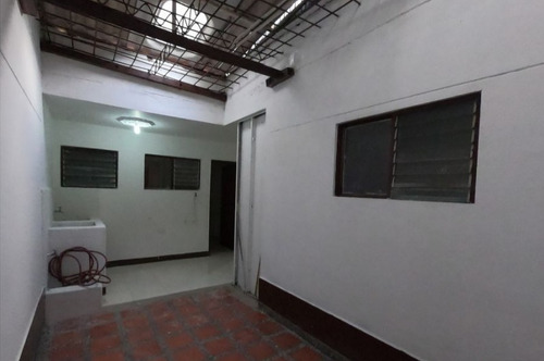 Casa Para La Venta En Los Colores