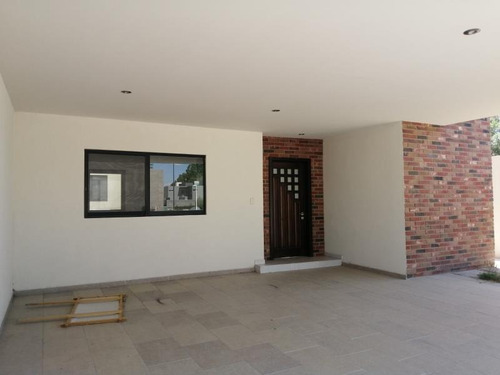 Casa Sola En Venta Fracc- Veranda Residencial