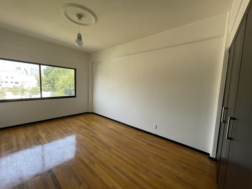 Departamento En Venta Totalmente Remodelado Con Excelentes Espacios
