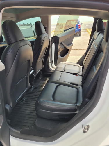 Tesla Model Y Autonomía Mayor Motor Dual Awd Blanco Perla