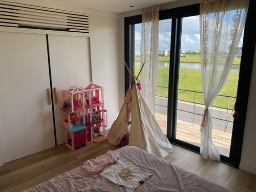 Imagen 30 de 30 de Lindísima Casa De 6 Amb Moderna Al Agua En Virazón, Nordelta