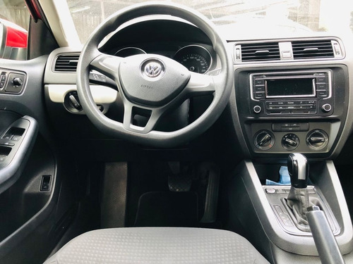 Imagen 9 de 13 de Volkswagen Jetta (a6) 2015 Trendline