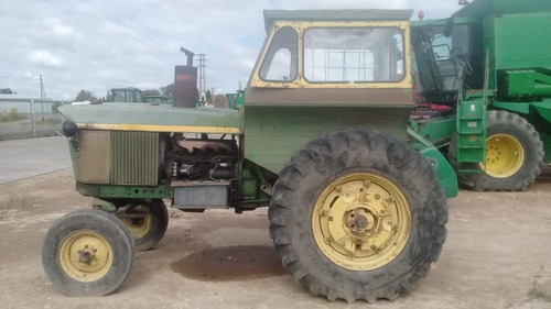 Tractor John Deere 2420, Año 1976
