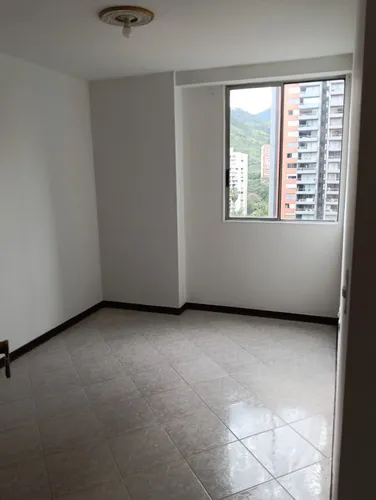 Apartamento En Venta En Loma De Los Bernal. Cod V12481