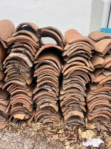 Vende Teja Chilena, Mínimo De Venta 100 (Usado)