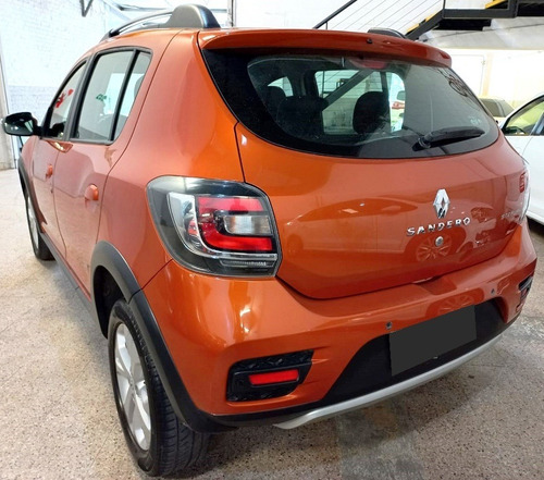 Imagen 7 de 11 de Renault Sandero Stepway 1.6 Privilege 2015