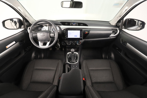 Imagen 22 de 25 de Toyota Hilux 4x2 Dc Sr 2.4 Tdi 6mt D.r