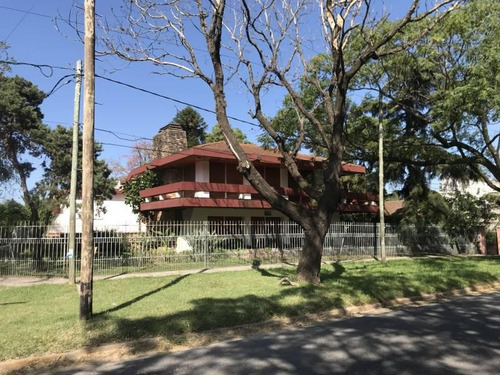 Ideal Inversores Casa Sobre 732 M2 En Av. Alcorta - Moreno Sur