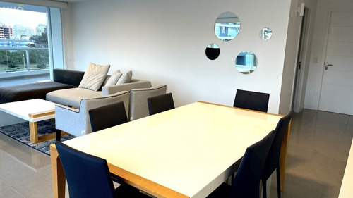 Venta De Apartamento Esquinero, Torre One I, Roosevelt, Punta Del Este.