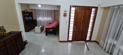 Imagen 5 de 10 de Hermosa Casa 4 Ambientes En Zona Residencial