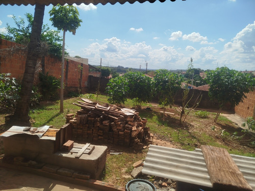 Casa Com 2 Quartos, 1 Banheiro Com 300 Mts Em Auriflama