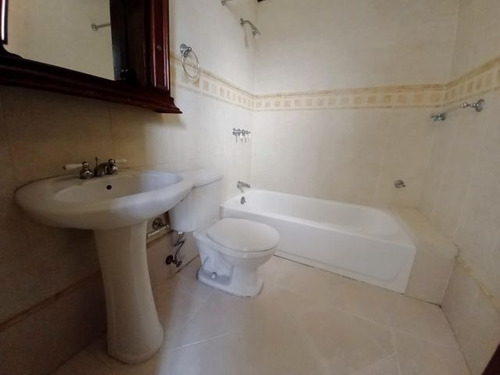 Imagen 5 de 15 de Amplio Apartamento En Venta, Estilo Clásico En Piantini 300 Mts2 3 Habitaciones