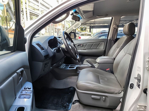 Imagem 5 de 15 de Toyota Hilux 2.7 Srv 4x2 Cd 16v