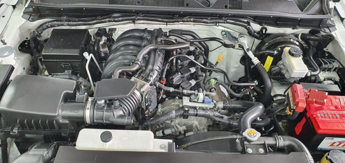 Imagen 13 de 15 de Nissan Np300 2018 2.5 Chasis Cabina Dh Pack Seg Mt