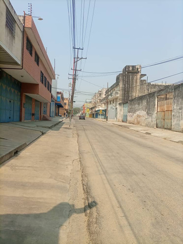 Lorena Inojosa Vende Terreno Ideal Para Galpón Comercial. Av. Rangel