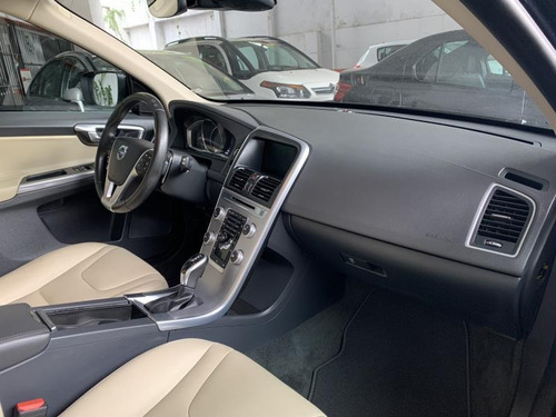 Imagem 9 de 15 de Volvo Xc60 2.4 D5 Kinetic Diesel Awd 4p Automático 2016/2017