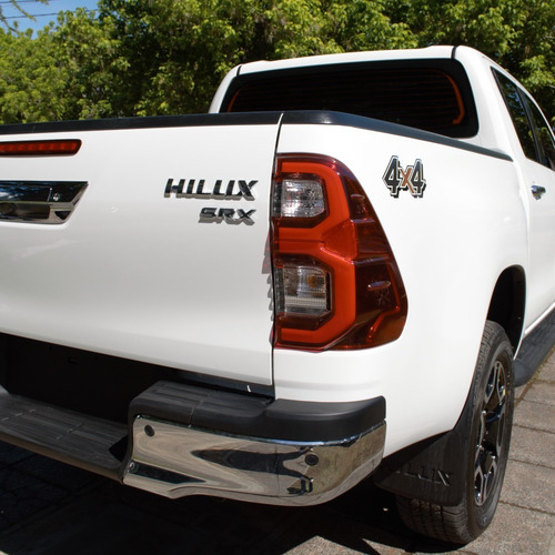 Imagen 7 de 22 de Toyota Hilux 4x4 Dc Srx 2.8 Tdi 6 At 0km