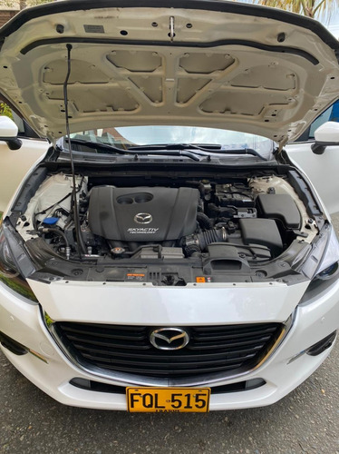 Mazda 3 2019 Touring Mecánico 15mil Kms