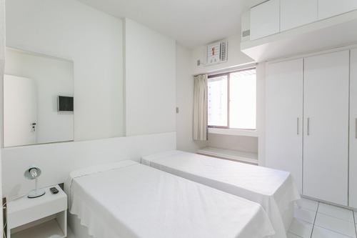 Imagem 6 de 14 de Flat 102 C/2 Quartos Em Recife - Pe, Boa Viagem, Muito Bem L