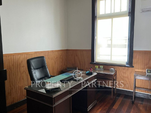 Propiedad Con Oficinas En Excelente Ubición Centra...