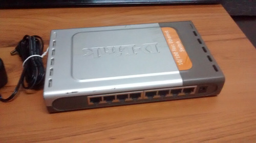 Imagen 3 de 5 de Switch D-link 8 Puertos. Modelo Des 1008d