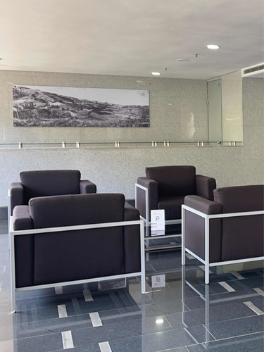 Imagen 4 de 9 de Venta Oficina De Lujo En Centro Empresarial La Lagunita