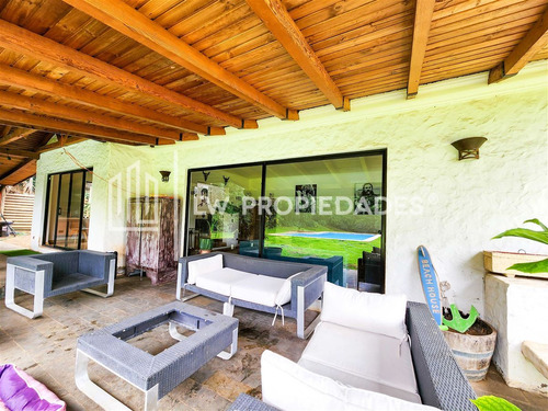 Casa En Arriendo De 6 Dorm. En Viña Del Mar