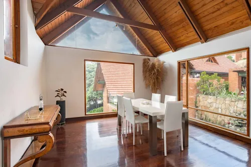 Casa En Arriendo En Sierras Del Moral. Cod V22942