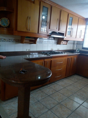 Imagen 7 de 9 de Se Vende Quinta En Altos De Paramillo. Urbanismo Privado