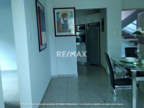 Tibisay Rojas Vende Apartamento En Residencias Cielo Suite. Urbanizaciòn El Parral   Cod. 204519