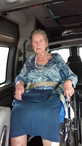 Imagen 4 de 5 de Taxi Para Discapacitados Con Rampa (silla De Ruedas)