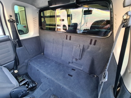 Imagem 10 de 14 de Fiat Strada Cab. Est. Strada Adventure 1.8/ 1.8 Locker Flex